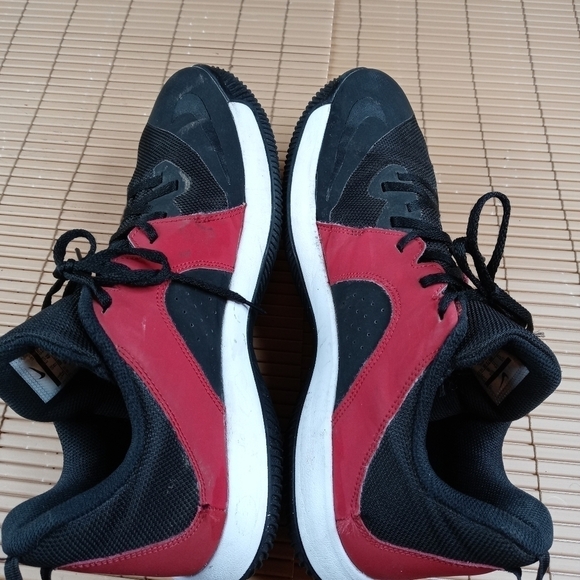 Nike FLY BY LOW 908973-600 Running Training Gym Red Black White Mens Size 12. 33 - Picture 6 of 8